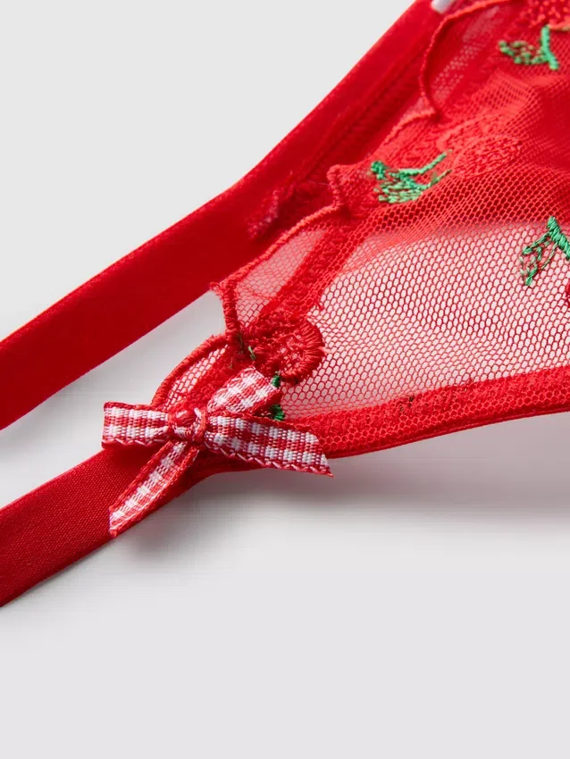 Undertøjssæt med broderet kirsebær i mesh