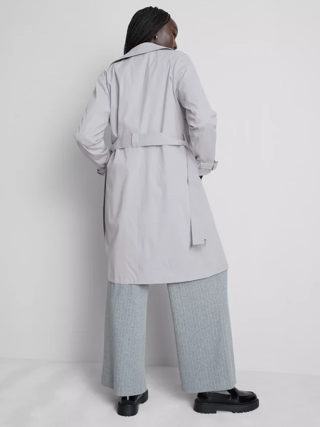 Uundværlig trenchcoat med bælte