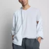 V-halset, tætsiddende stretch-T-shirt